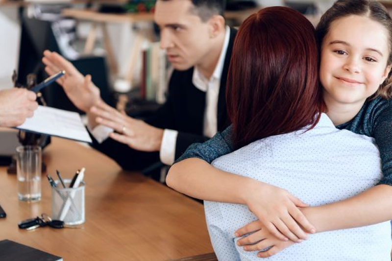 Ly Hôn Con 5 Tuổi Ở Với Ai?