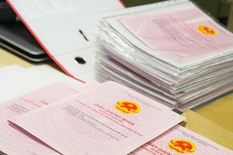 Chuyển Từ Sổ Đỏ Sang Sổ Hồng Mất Bao Lâu?