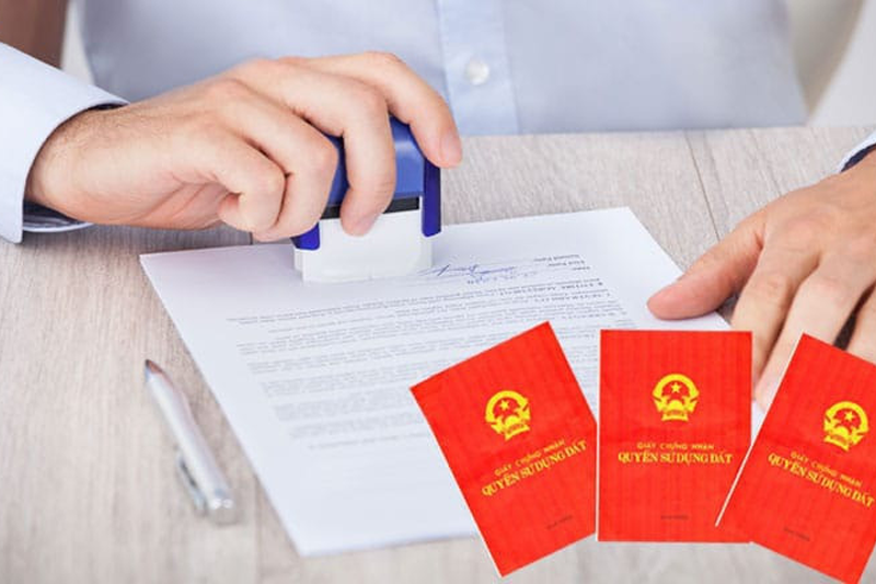 Phí Sang Tên Sổ Đỏ Ai Chịu?