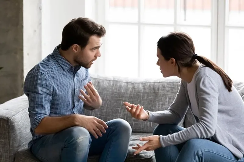 Vợ Chồng Đánh Nhau Có Bị Phạt Không?