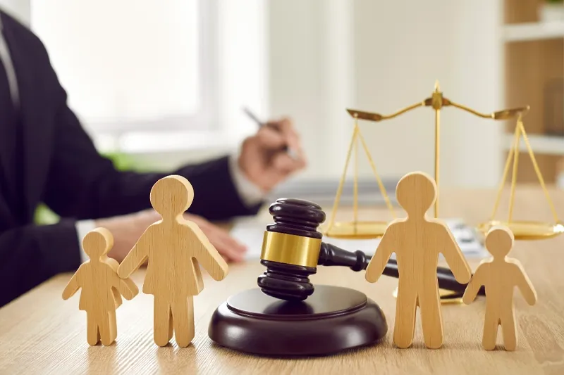 Vợ Ngoại Tình Có Quyền Nuôi Con Không?